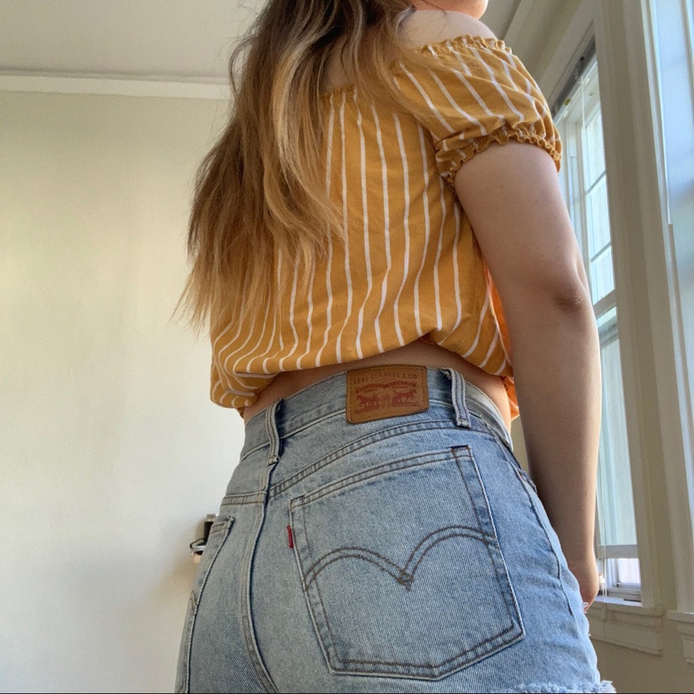 American eagle yellow strip cute crop top